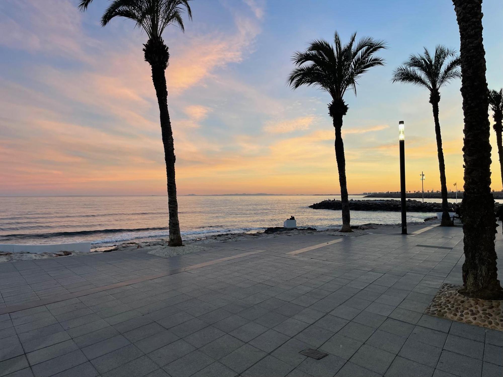Superior La Playa! 3 Bedrooms! 2 Baths! Air Condition! Side Sea View! تورّيفيِخا المظهر الخارجي الصورة