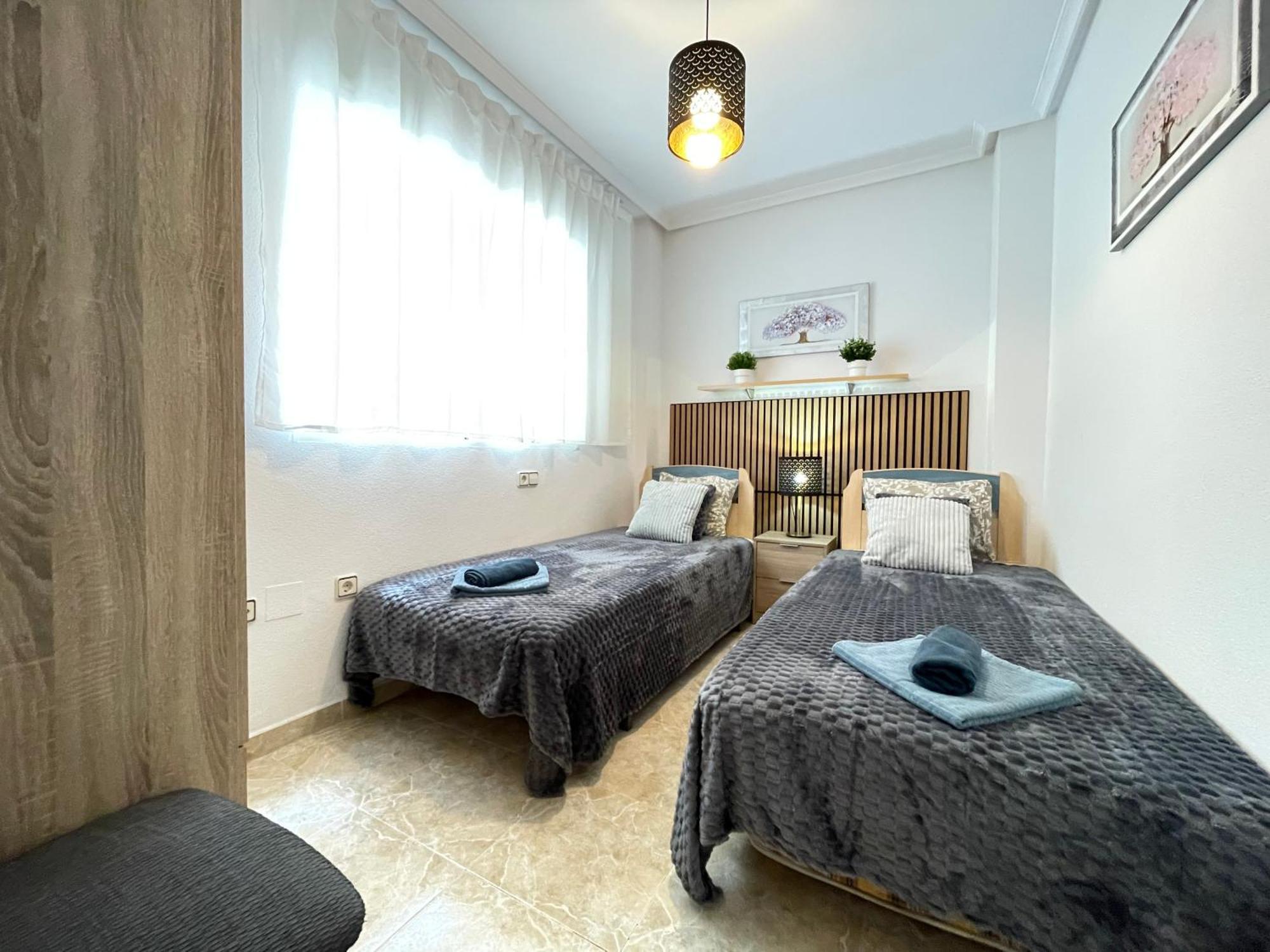 Superior La Playa! 3 Bedrooms! 2 Baths! Air Condition! Side Sea View! تورّيفيِخا المظهر الخارجي الصورة
